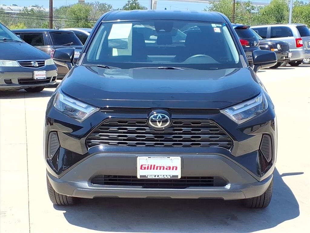 2023 Toyota RAV4 LE photo 2