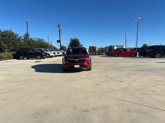 2024 Cadillac XT4 Premium Luxury photo 3