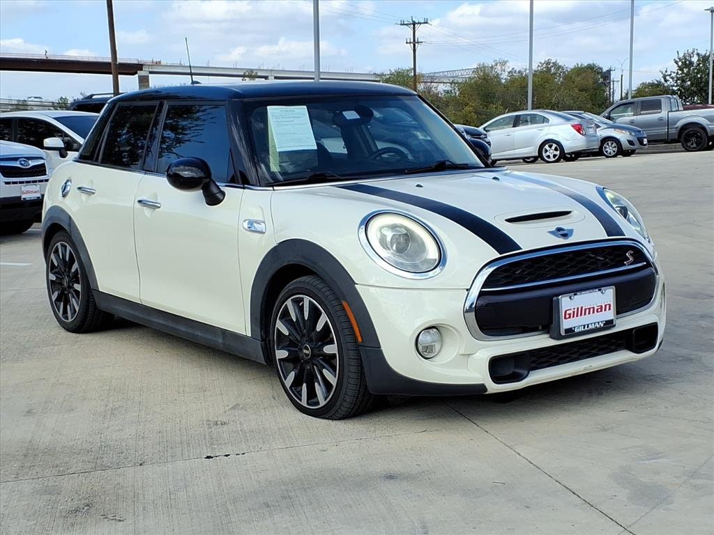 2016 Mini Cooper Hardtop 4 Door S photo 2