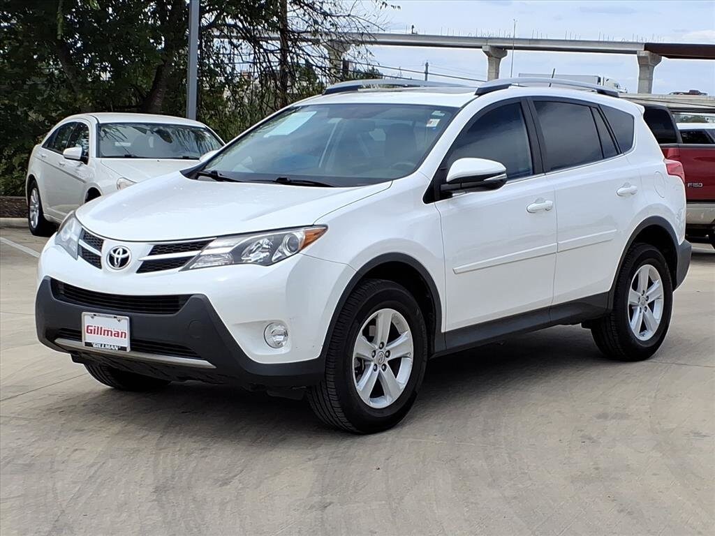 2013 Toyota RAV4 XLE photo 2