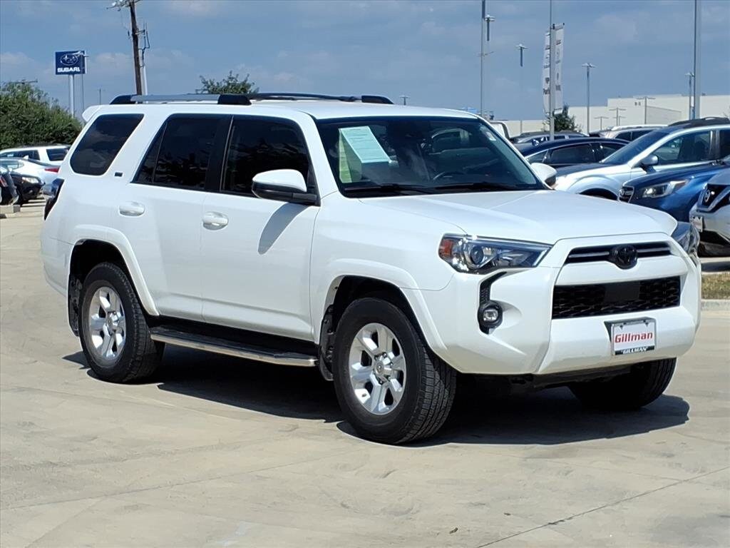 2021 Toyota 4Runner SR5 photo 2