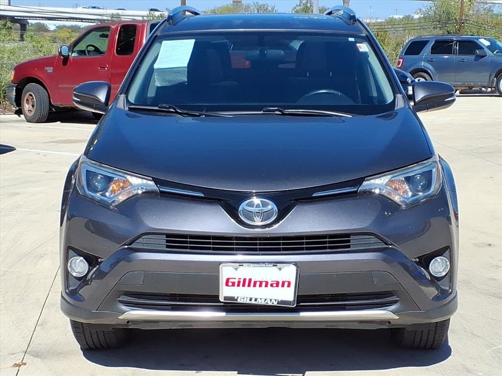 2016 Toyota RAV4 XLE photo 3