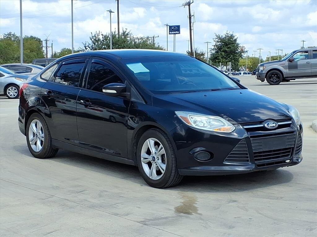 2014 Ford Focus SE photo 2