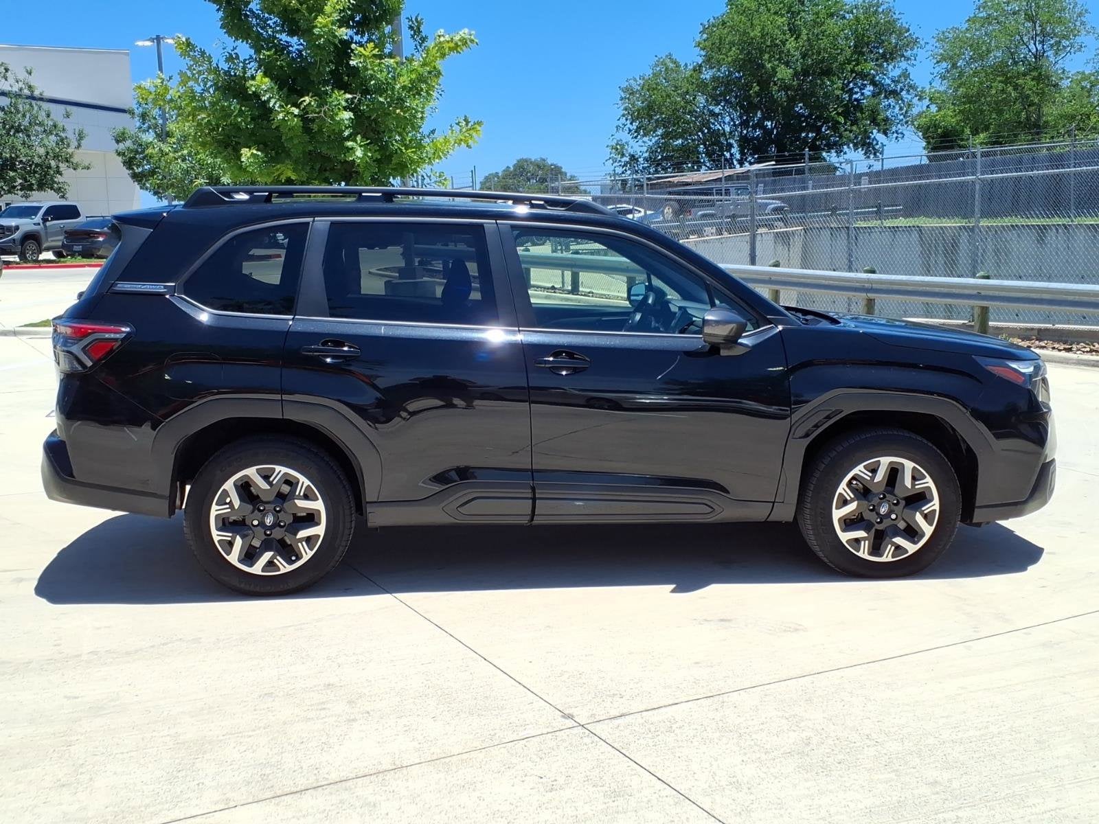 2025 Subaru Forester Premium - Photo 10