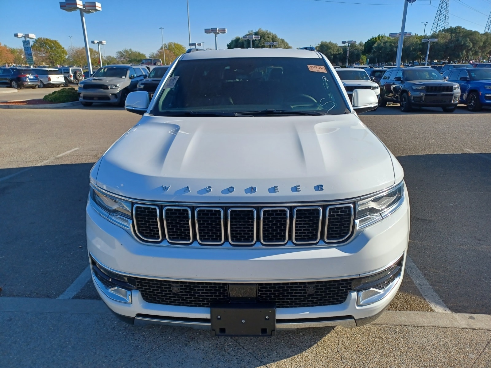 Used 2022 Jeep Wagoneer Series III with VIN 1C4SJVDT0NS183094 for sale in Tracy, CA