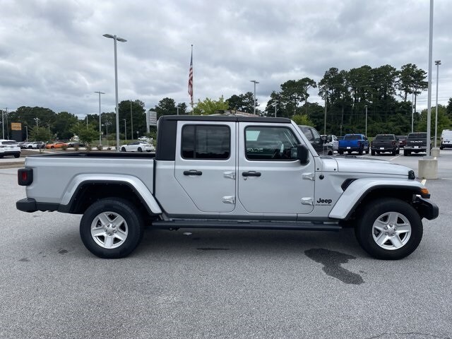 2023 Jeep Gladiator Sport photo 3