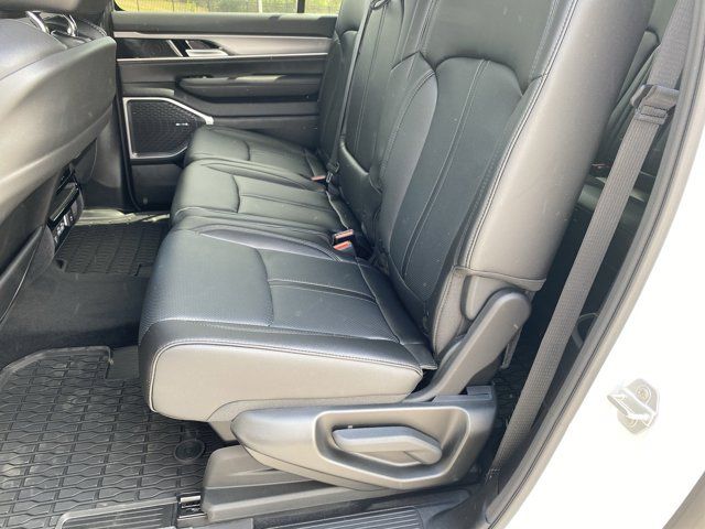 2025 Jeep Wagoneer L Series I - Photo 20