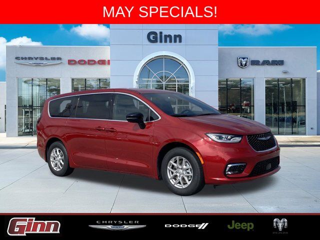 2026 Chrysler Pacifica Select's photo