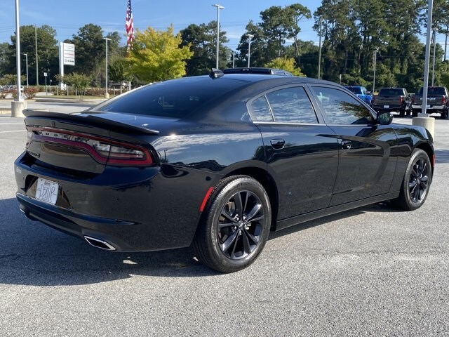 2022 Dodge Charger SXT photo 2