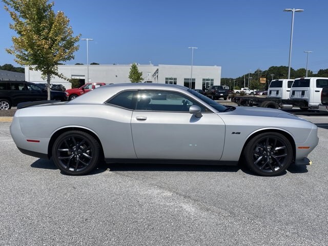 2023 Dodge Challenger R/T photo 2