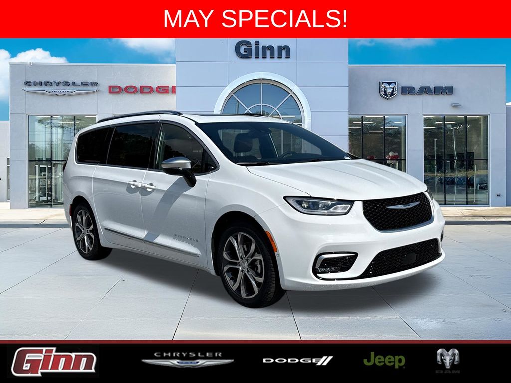 2026 Chrysler Pacifica Pinnacle's photo