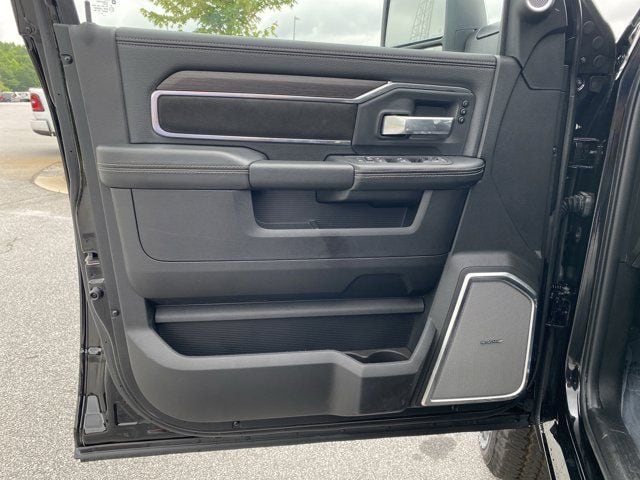 2025 RAM 3500 Laramie - Photo 19