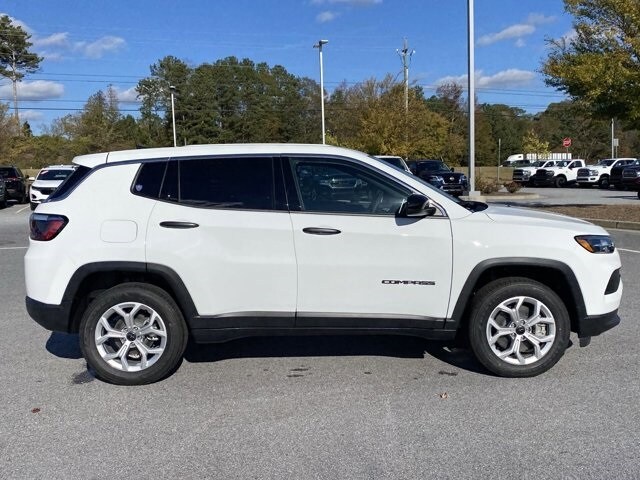 2025 Jeep Compass Sport photo 2