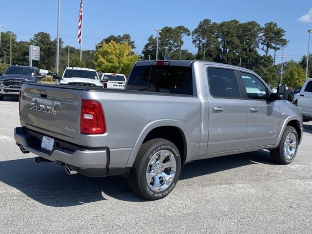 New 2026 Ram 1500 BIG HORN CREW CAB 4X4 5'7 BOX Pickup
