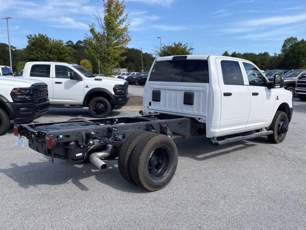New 2026 Ram 3500 Chassis Cab 3500 TRADESMAN CREW CAB CHASSIS 4X4 60' CA Pickup