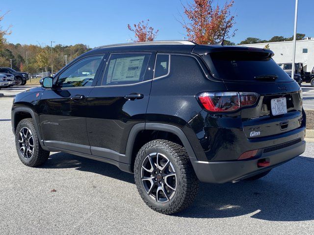 2026 Jeep Compass Trailhawk - Photo 6