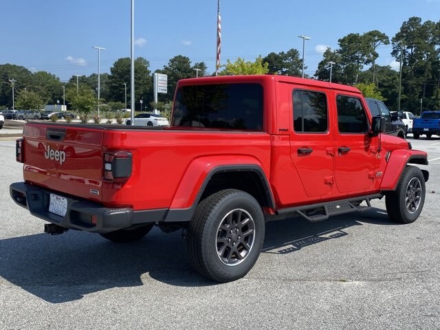 2022 Jeep Gladiator Overland photo 2