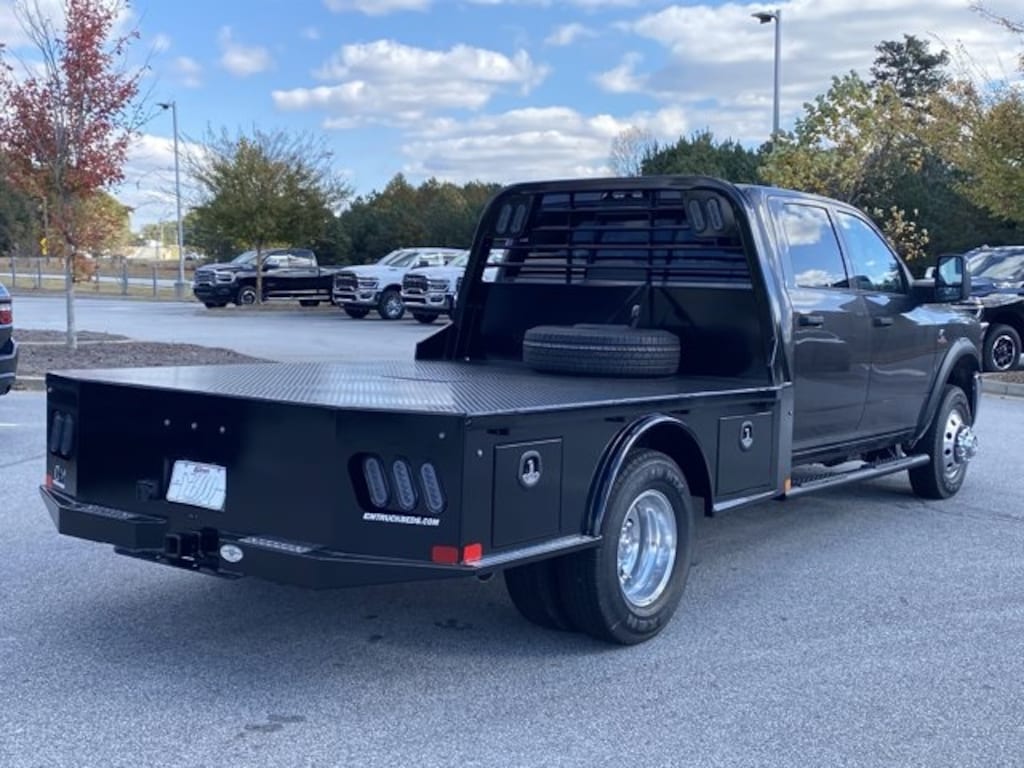 New 2026 Ram 3500 Chassis Cab 3500 TRADESMAN CREW CAB CHASSIS 4X4 60' CA Pickup