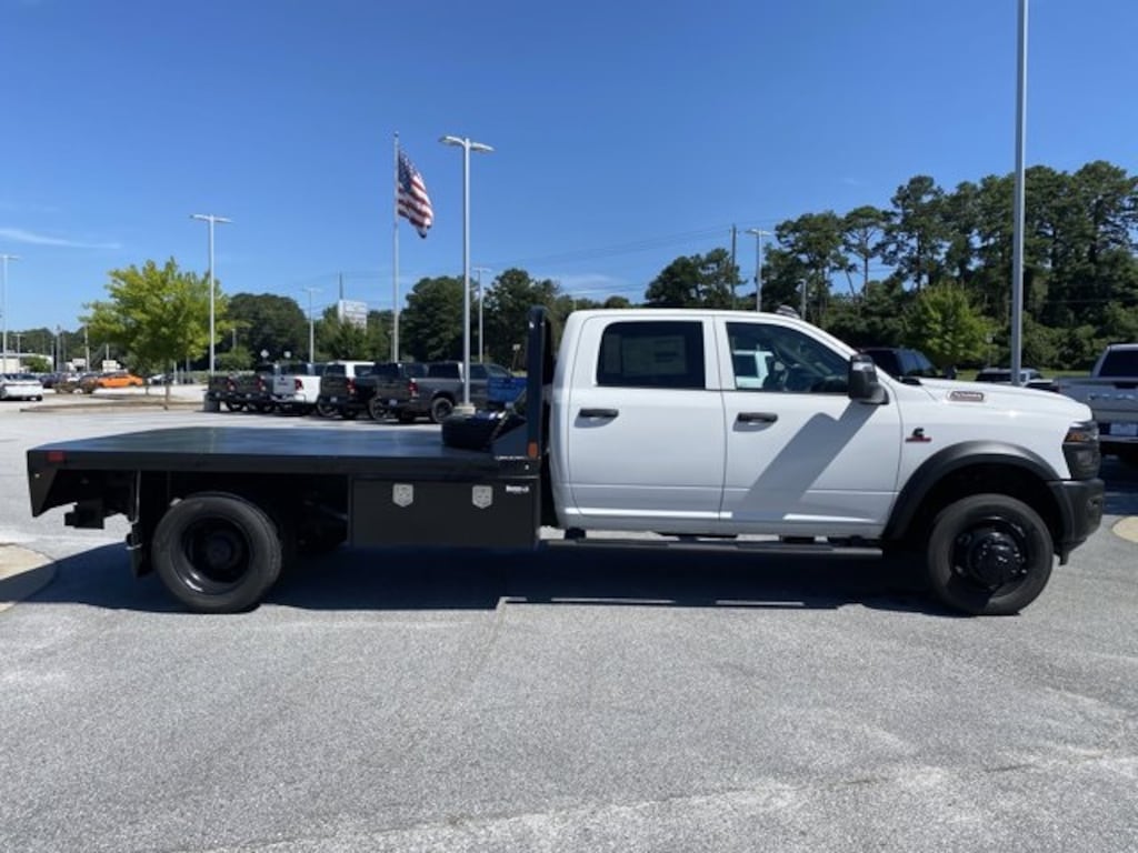 New 2025 Ram 5500 Chassis Cab 5500 TRADESMAN CHASSIS CREW CAB 4X4 84' CA Pickup