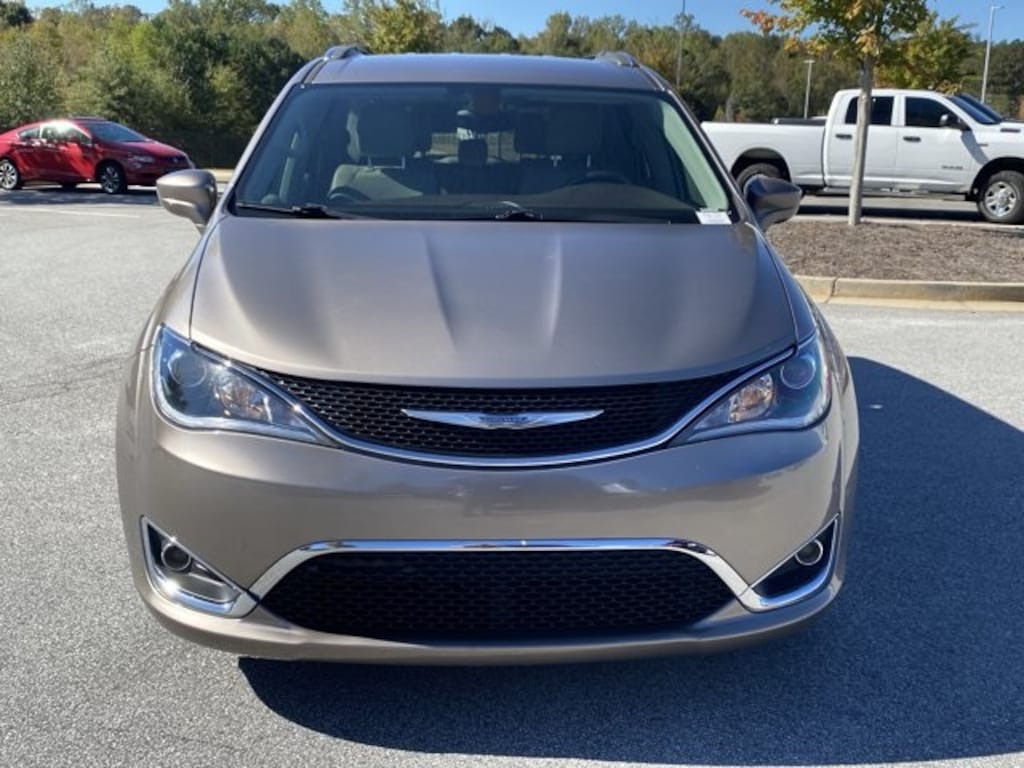 Used 2018 Chrysler Pacifica Touring L Van
