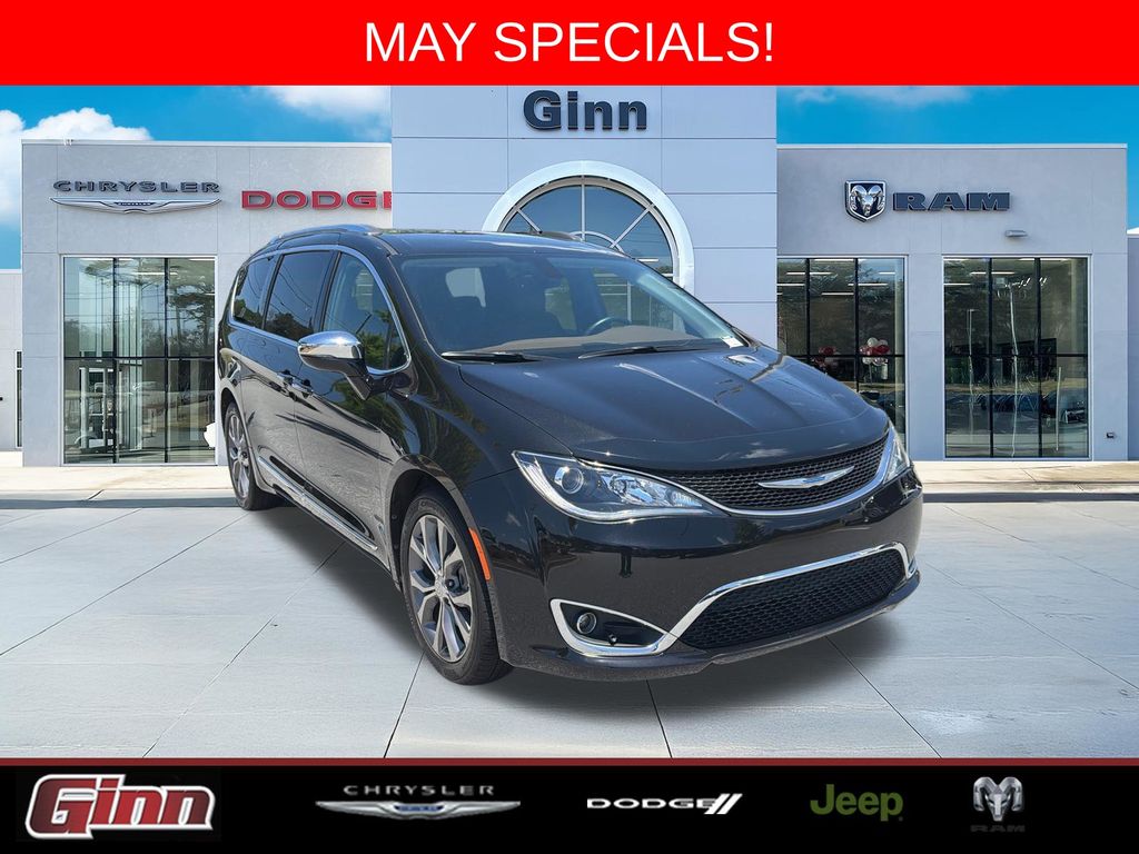 2018 Chrysler Pacifica Limited's photo
