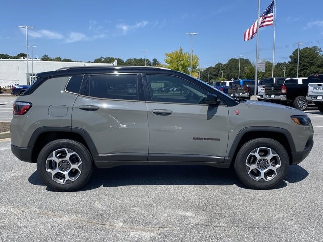 2022 Jeep Compass Trailhawk photo 2