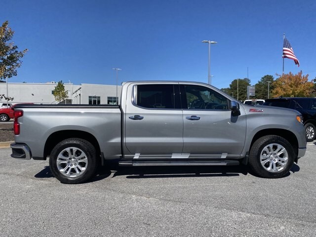 2024 Chevrolet Silverado 1500 LTZ photo 3