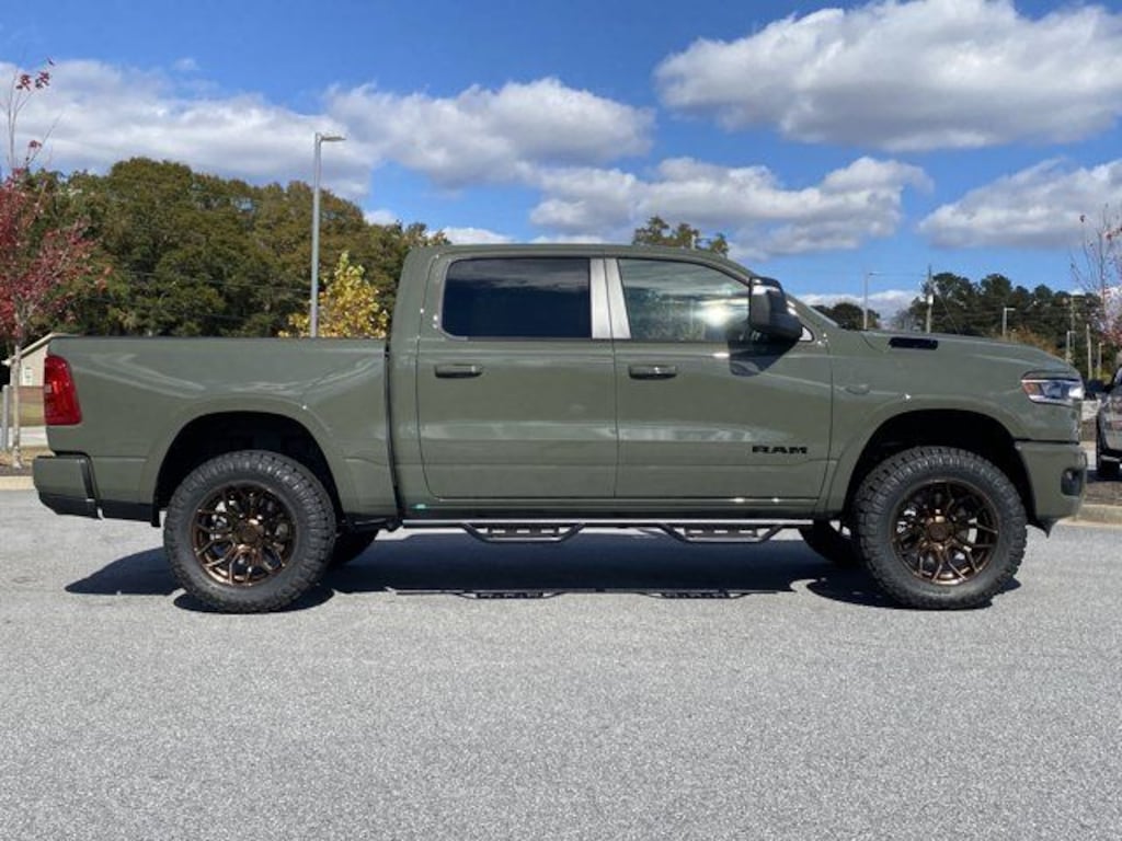 New 2026 Ram 1500 BIG HORN CREW CAB 4X4 5'7 BOX Pickup