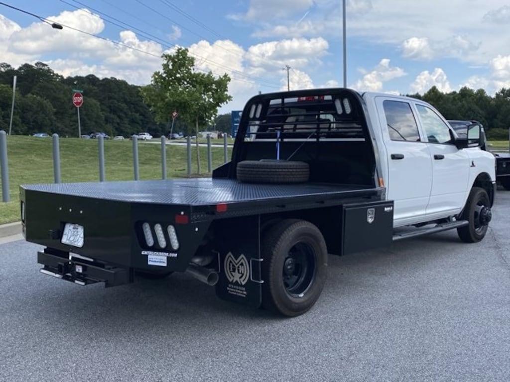 New 2025 Ram 3500 Chassis Cab 3500 TRADESMAN CREW CAB CHASSIS 4X4 60' CA Pickup