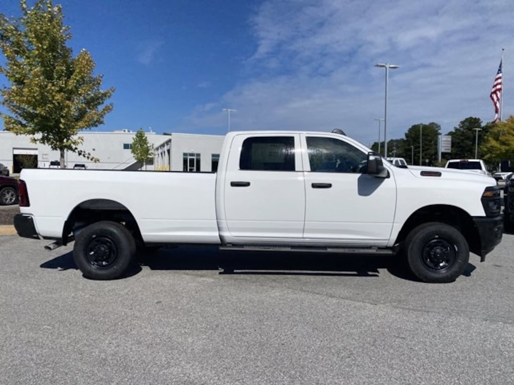 New 2026 Ram 2500 TRADESMAN CREW CAB 4X4 8' BOX Pickup