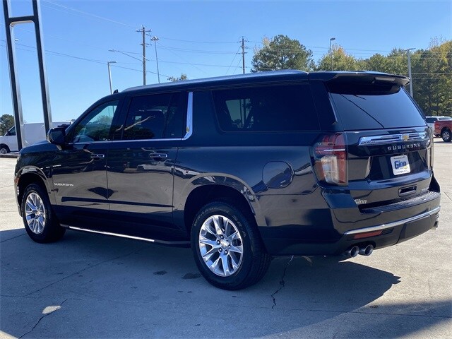 2023 Chevrolet Suburban Premier photo 3
