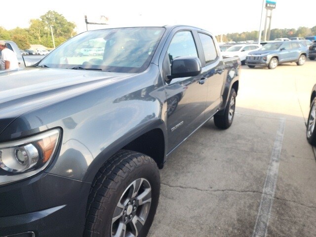 2016 Chevrolet Colorado Z71 photo 2