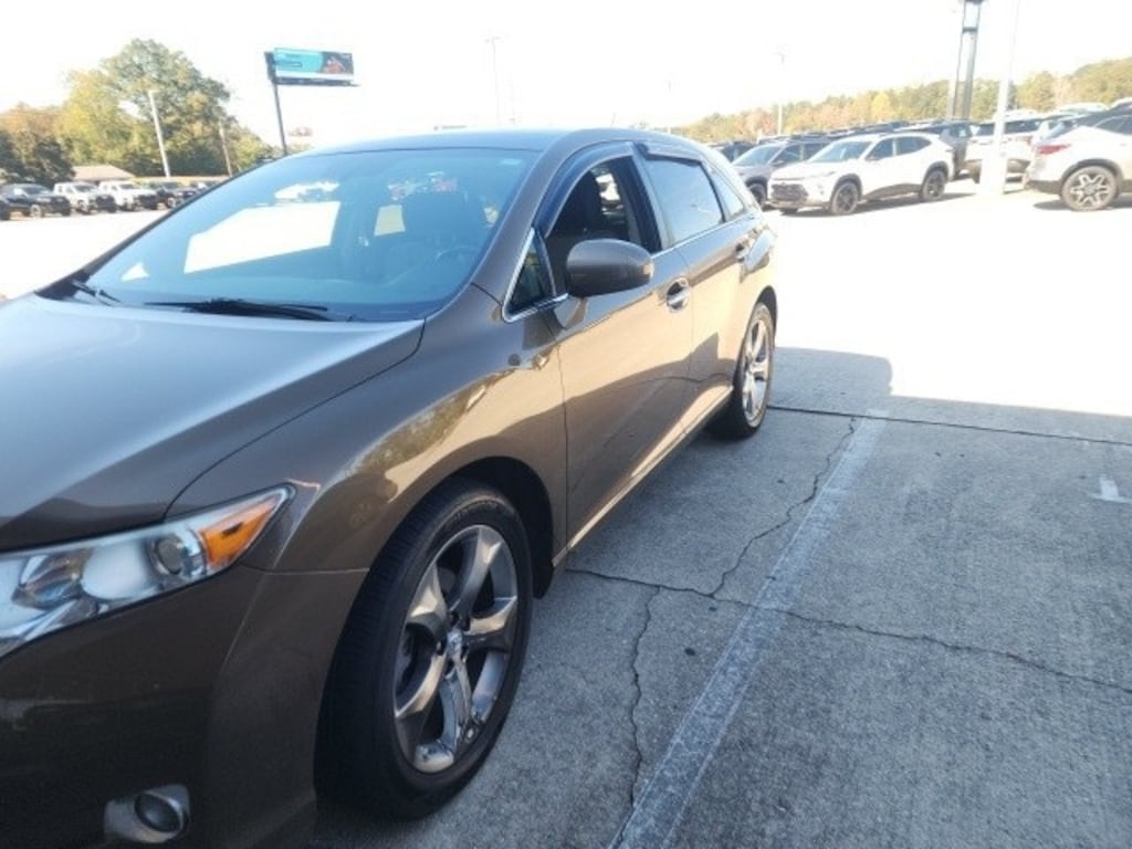 Used 2011 Toyota Venza V6 AWD Crossover