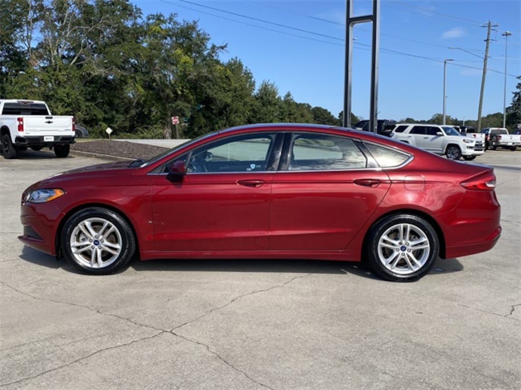 Used 2018 Ford Fusion SE Sedan