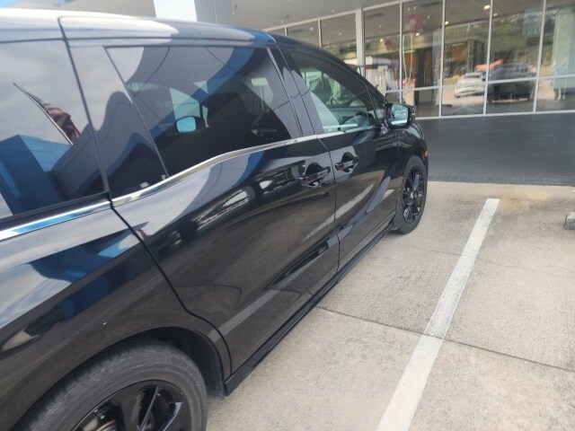 2023 Honda Odyssey Sport photo 3