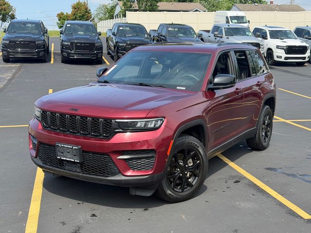 Used 2024 Jeep Grand Cherokee Altitude with VIN 1C4RJHAG9R8519965 for sale in Kansas City