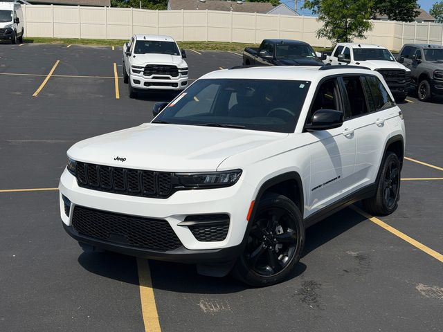 Used 2023 Jeep Grand Cherokee Altitude with VIN 1C4RJHAG6PC560905 for sale in Kansas City