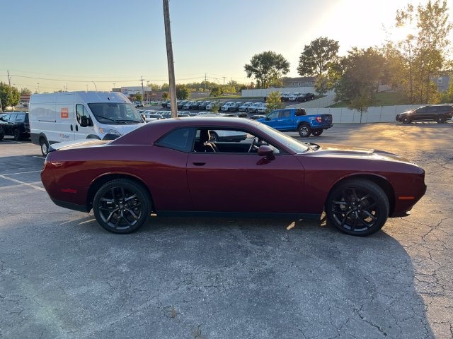 Used 2022 Dodge Challenger SXT with VIN 2C3CDZAG2NH148983 for sale in Kansas City