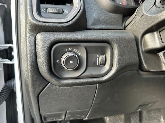 2026 RAM 3500 Chassis Tradesman - Photo 16