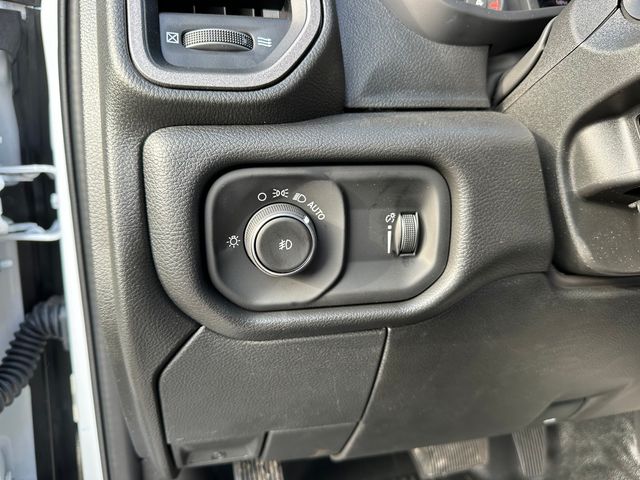 2026 RAM 3500 Chassis Tradesman - Photo 16