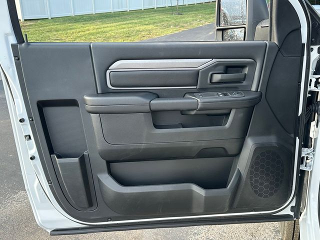 2026 RAM 3500 Chassis Tradesman - Photo 13