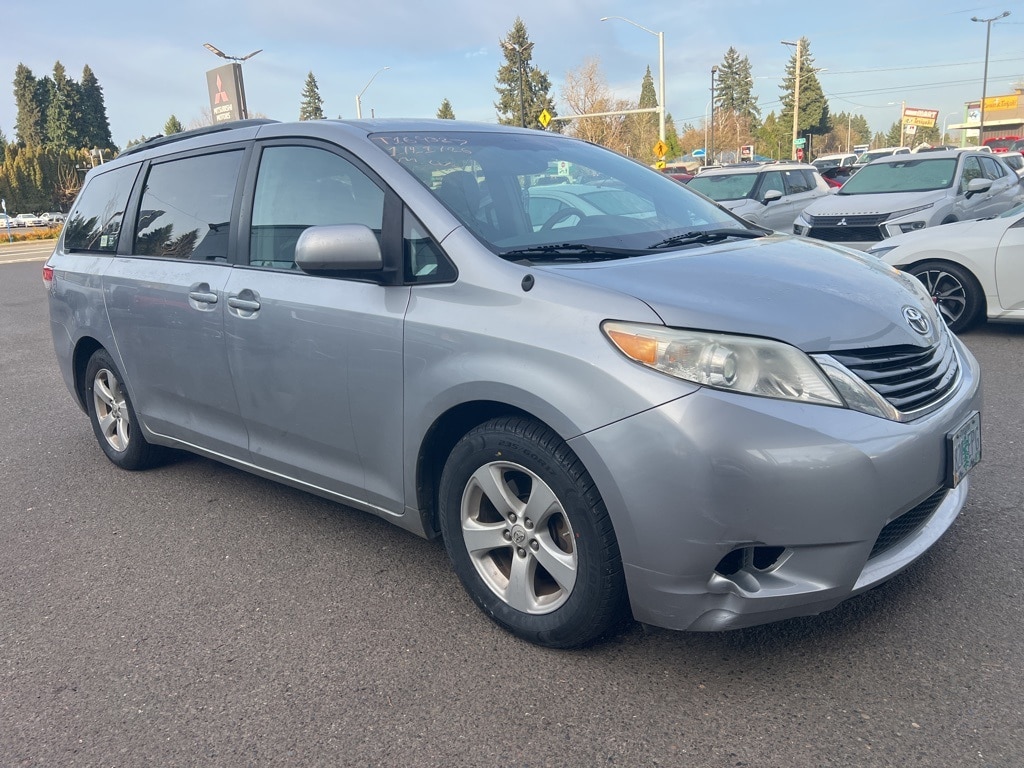 2011 Toyota Sienna LE