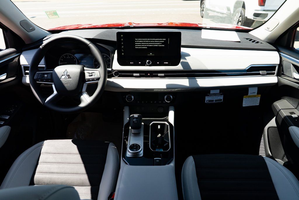 2025 Mitsubishi Outlander SEL - Photo 8