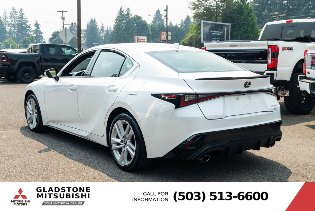 2023 Lexus IS 300 - Photo 5