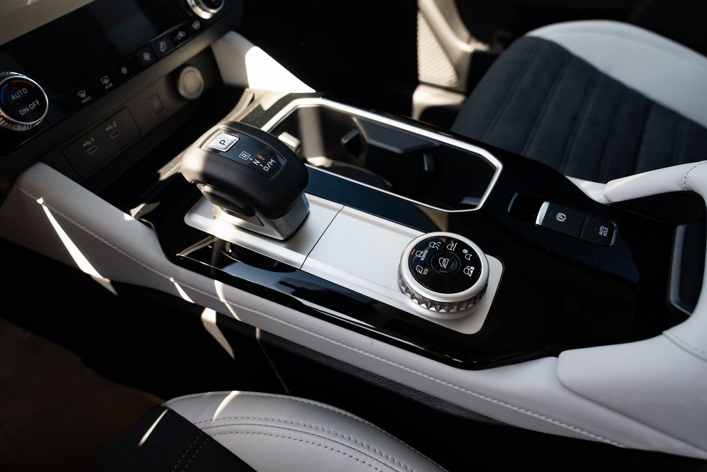 2025 Mitsubishi Outlander SEL - Photo 17