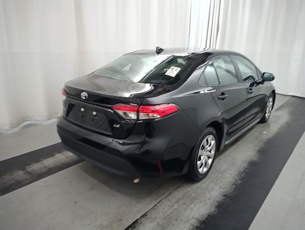 2024 Toyota Corolla LE photo 3