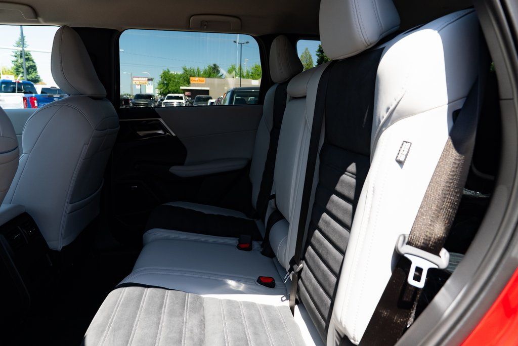 2025 Mitsubishi Outlander SEL - Photo 21