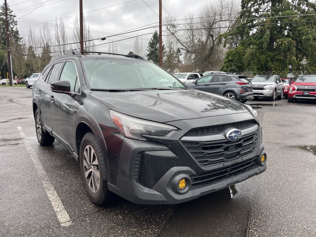 2024 Subaru Outback Premium's photo