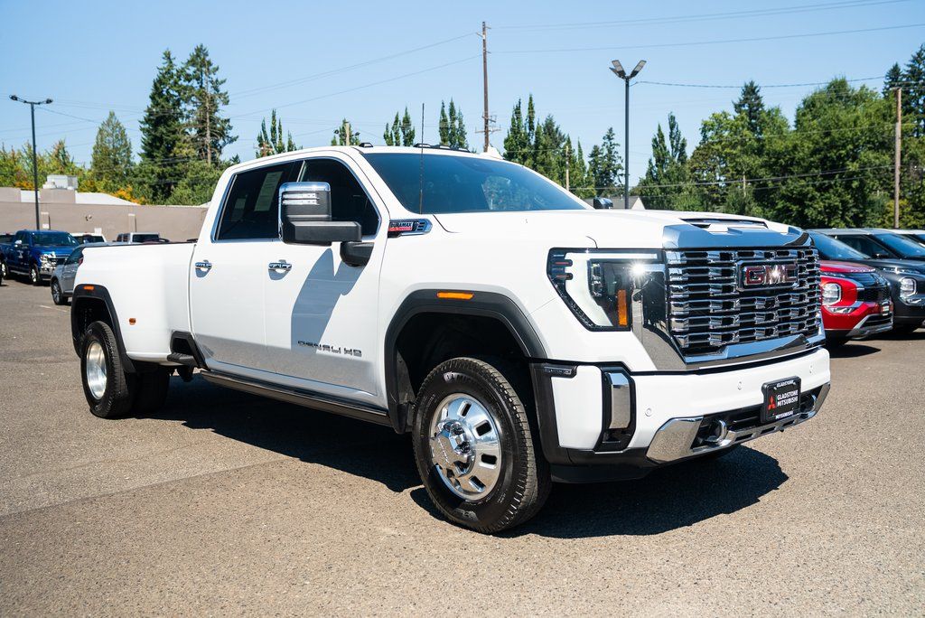 2025 GMC Sierra Denali 4WD Crew Cab Standard Box SRW's photo