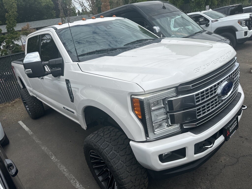 2017 Ford F-250 Platinum photo 2